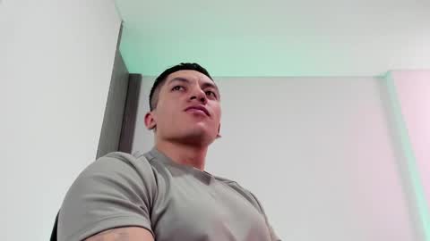 Jonathan online show from May 19, 5:08 pm