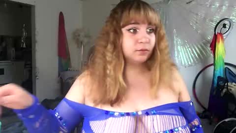 BustyPrincessLeila online show from April 12, 7:08 pm