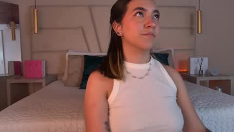 Snapshot of arabella__1 chatting on June 4, 1:11 am Arabella online show from June 4, 1:11 am