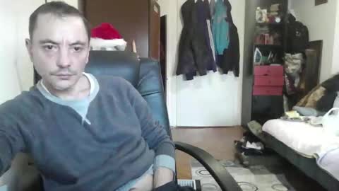 Snapshot of aragorn1986 chatting on March 16, 5:02 am aragorn1986 online show from March 16, 5:02 am