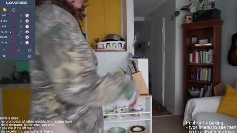 aravis online show from October 25, 7:08 pm