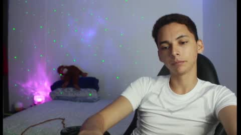 Snapshot of archi_love chatting on March 8, 6:43 am ARCHIBALDO online show from March 8, 6:43 am