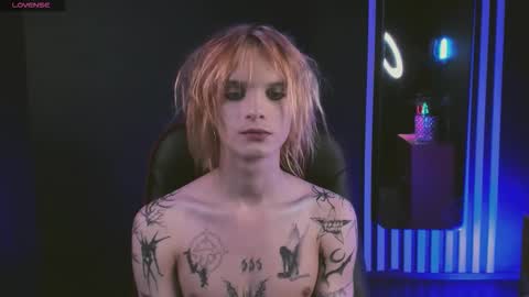 archiehali online show from September 30, 9:20 pm