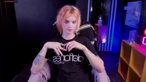 archiehali online show from October 6, 8:39 pm