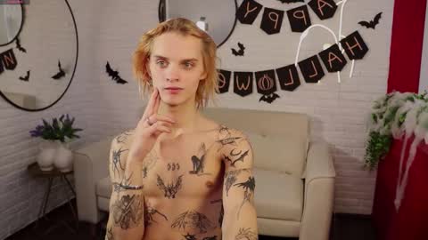 archiehali online show from October 25, 10:45 am