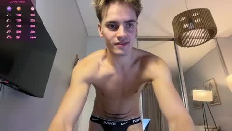 Archie online show from May 8, 11:32 pm