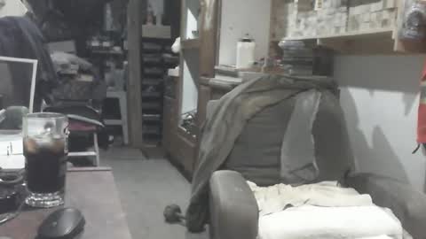 Snapshot of arealshowoff chatting on March 25, 12:33 pm arealshowoff online show from March 25, 12:33 pm