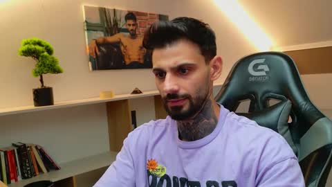 Snapshot of aressteel chatting on October 18, 11:33 am Ares Steel online show from October 18, 11:33 am