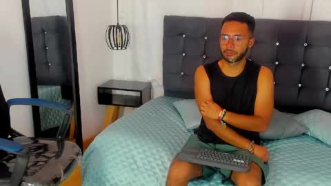 Alex Cortez online show from April 28, 7:30 pm