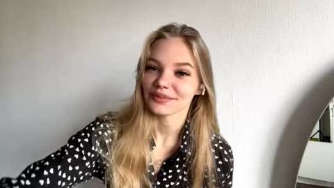 Amelia online show from November 4, 6:12 am