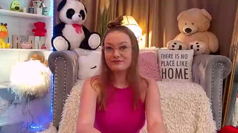 Snapshot of ari3el chatting on February 4, 10:36 pm Ariel online show from February 4, 10:36 pm