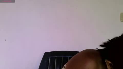 Snapshot of ari_20_ chatting on July 8, 7:07 pm Bella online show from July 8, 7:07 pm