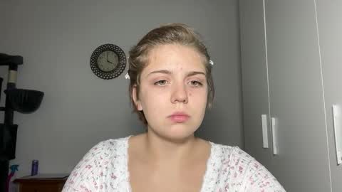 ari_crystal online show from February 8, 1:58 pm