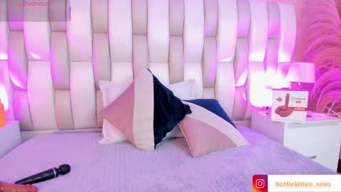 ari_lynn_ online show from March 3, 3:12 am