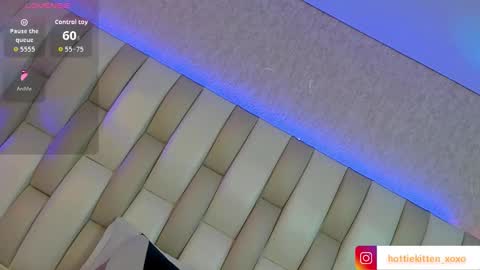 ari_lynn_ online show from March 17, 3:00 am