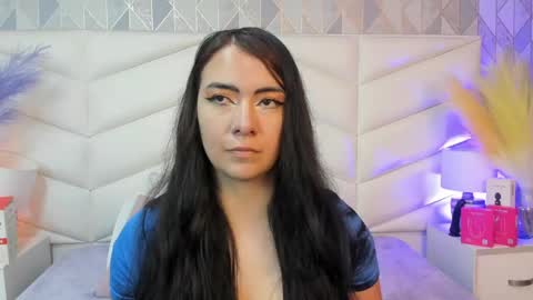 ari_lynn_ online show from May 5, 12:24 pm