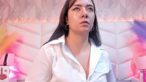 ari_lynn_ online show from May 6, 12:54 pm