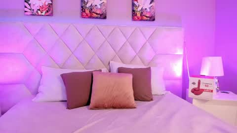 ari_lynn_ online show from May 11, 12:33 pm