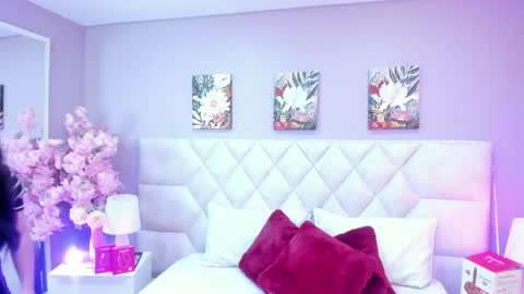 ari_lynn_ online show from May 14, 12:12 pm