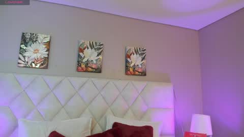 ari_lynn_ online show from May 16, 12:15 pm