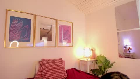 Snapshot of ari_rose_dh chatting on April 1, 1:41 pm ARI online show from April 1, 1:41 pm