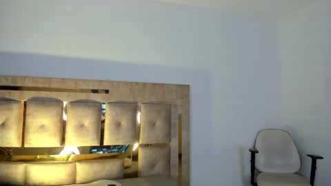 Ari  online show from November 18, 1:55 am