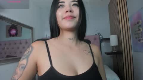 Snapshot of aria__monroe chatting on March 12, 10:32 am aria__monroe online show from March 12, 10:32 am
