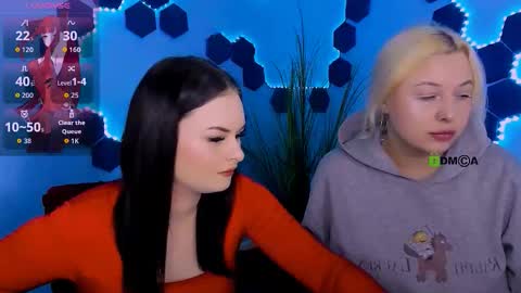 Snapshot of aria_blaze_ chatting on March 19, 9:57 am aria_blaze_ online show from March 19, 9:57 am