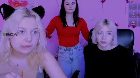 Snapshot of aria_blaze_ chatting on March 30, 8:48 am aria_blaze_ online show from March 30, 8:48 am