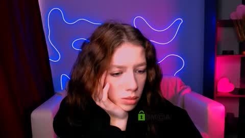 Snapshot of aria_glow chatting on March 17, 11:13 am Aria online show from March 17, 11:13 am