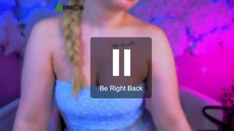 Snapshot of aria_glow chatting on March 22, 10:13 pm Aria online show from March 22, 10:13 pm