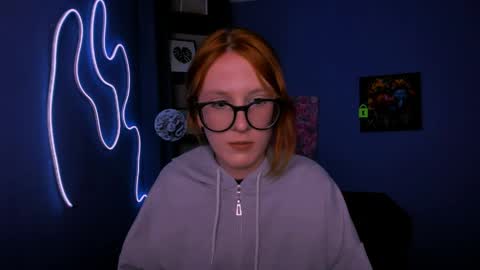 Snapshot of aria_glow chatting on March 29, 7:25 pm Aria online show from March 29, 7:25 pm