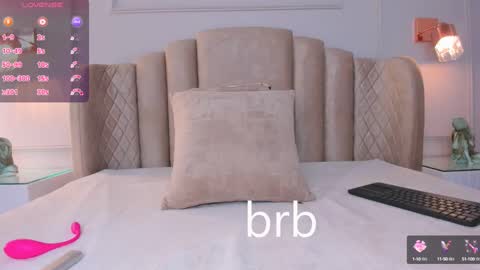 Snapshot of aria_greco chatting on December 3, 6:48 am Aria online show from December 3, 6:48 am