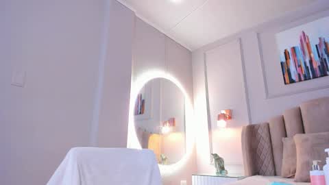 Snapshot of aria_greco chatting on December 13, 2:54 am Aria online show from December 13, 2:54 am