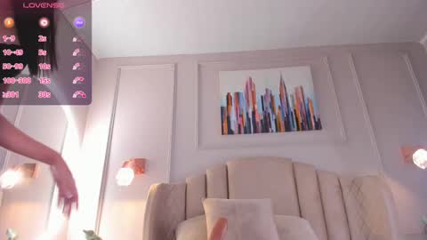 Snapshot of aria_greco chatting on December 24, 6:11 am Aria online show from December 24, 6:11 am