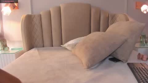 Snapshot of aria_greco chatting on January 9, 8:45 am Aria online show from January 9, 8:45 am