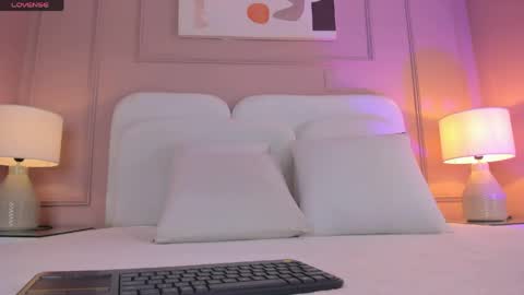 Aria  online show from May 15, 2:40 am