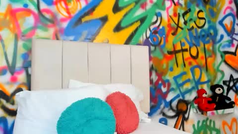 aria online show from March 11, 2:56 pm