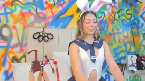 aria online show from April 1, 1:41 pm