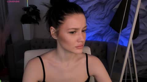 aria_mila online show from March 23, 4:27 am