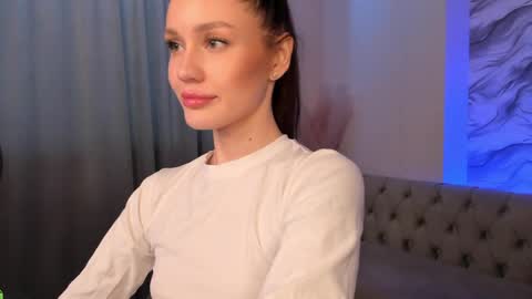 aria_mila online show from May 11, 5:46 am