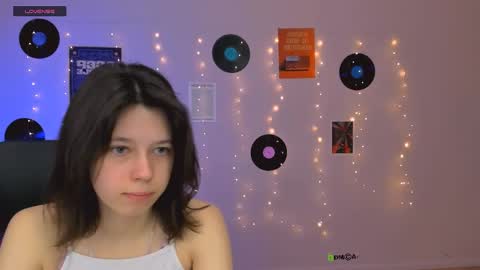 aria_wild_ online show from May 1, 8:52 am