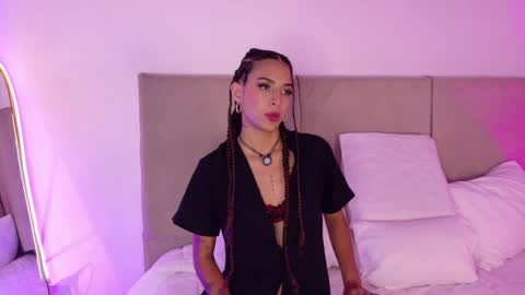 A R I A  online show from May 13, 10:49 pm