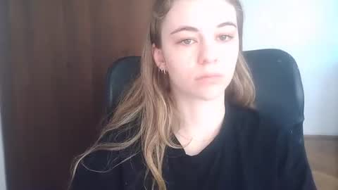 AriaCreazy online show from June 16, 6:27 am