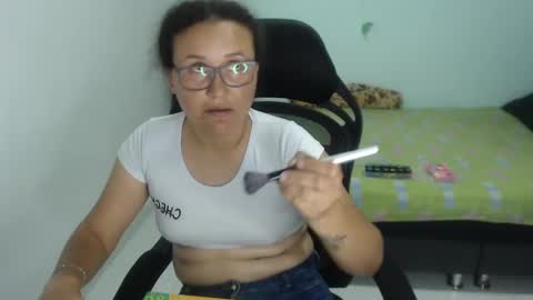 Snapshot of ariadna_6 chatting on February 15, 8:33 pm ...Ariana... online show from February 15, 8:33 pm