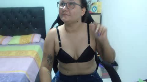 Snapshot of ariadna_6 chatting on October 18, 6:41 pm ...Ariana... online show from October 18, 6:41 pm