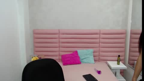 Snapshot of ariadna_princes chatting on February 2, 3:32 am ARIADNA online show from February 2, 3:32 am