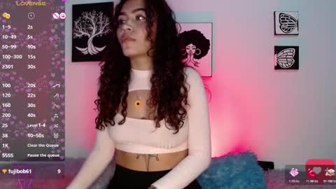 Snapshot of ariadna_tr chatting on March 4, 9:54 pm Ari online show from March 4, 9:54 pm