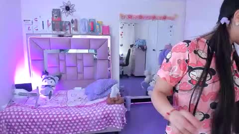 ariadnacappelletty online show from March 10, 5:07 pm