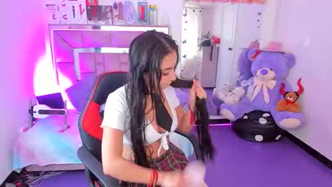 ariadnacappelletty online show from May 27, 4:37 pm